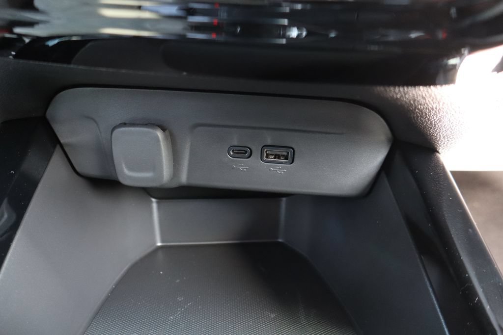 New 2026 Chevrolet Trax LT w/ LT Convenience Package FWD image 16