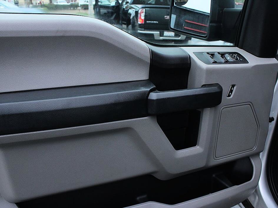 Used 2017 Ford F150 XL w/ Equipment Group 101A Mid image 9