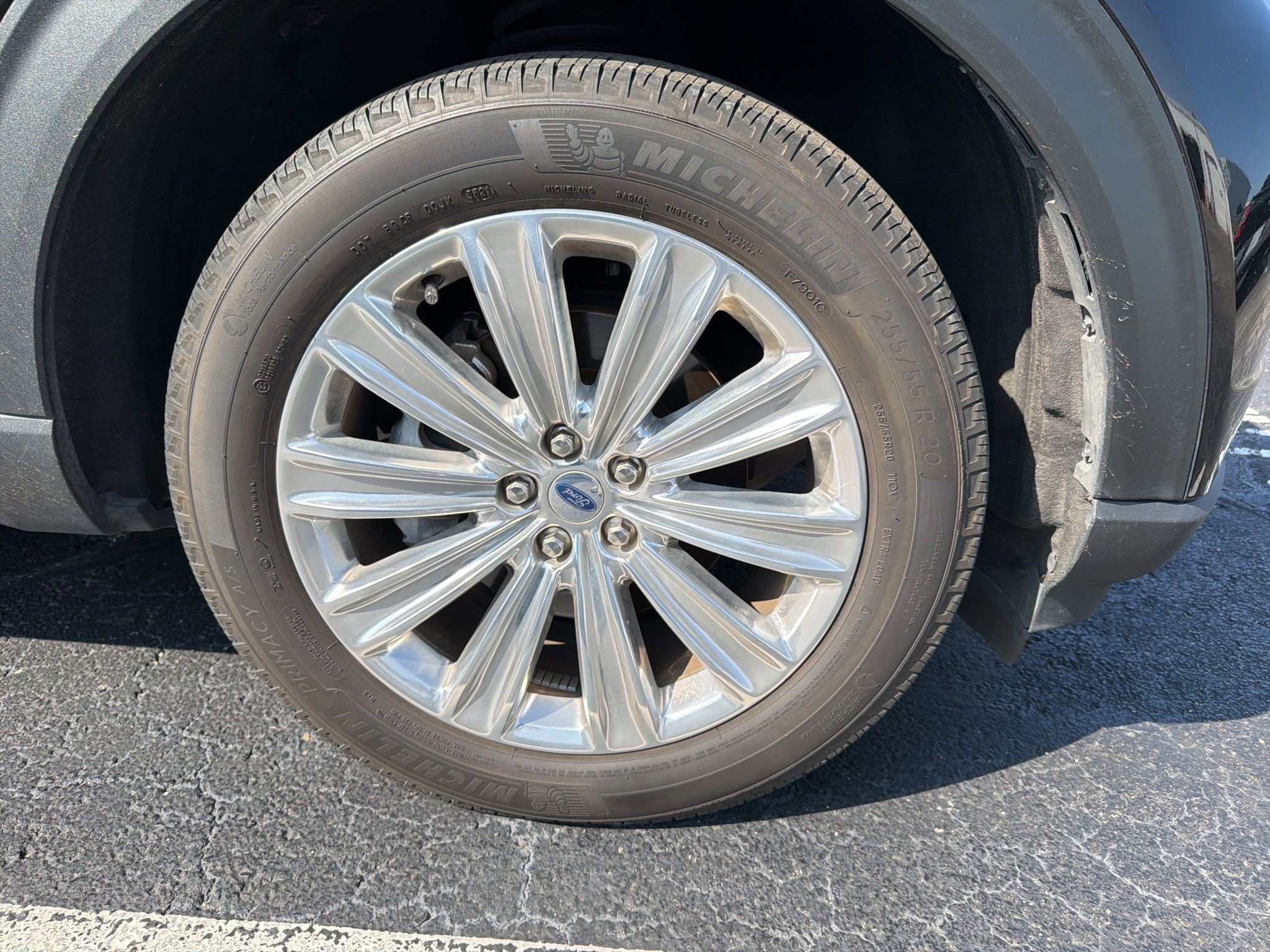 Used 2021 Ford Explorer Limited w/ Equipment Group 301A image 4