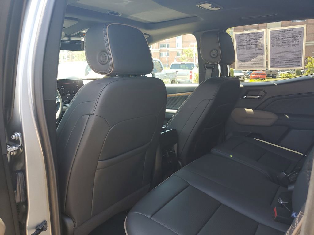 Used 2024 GMC Canyon Denali AWD/4WD image 14