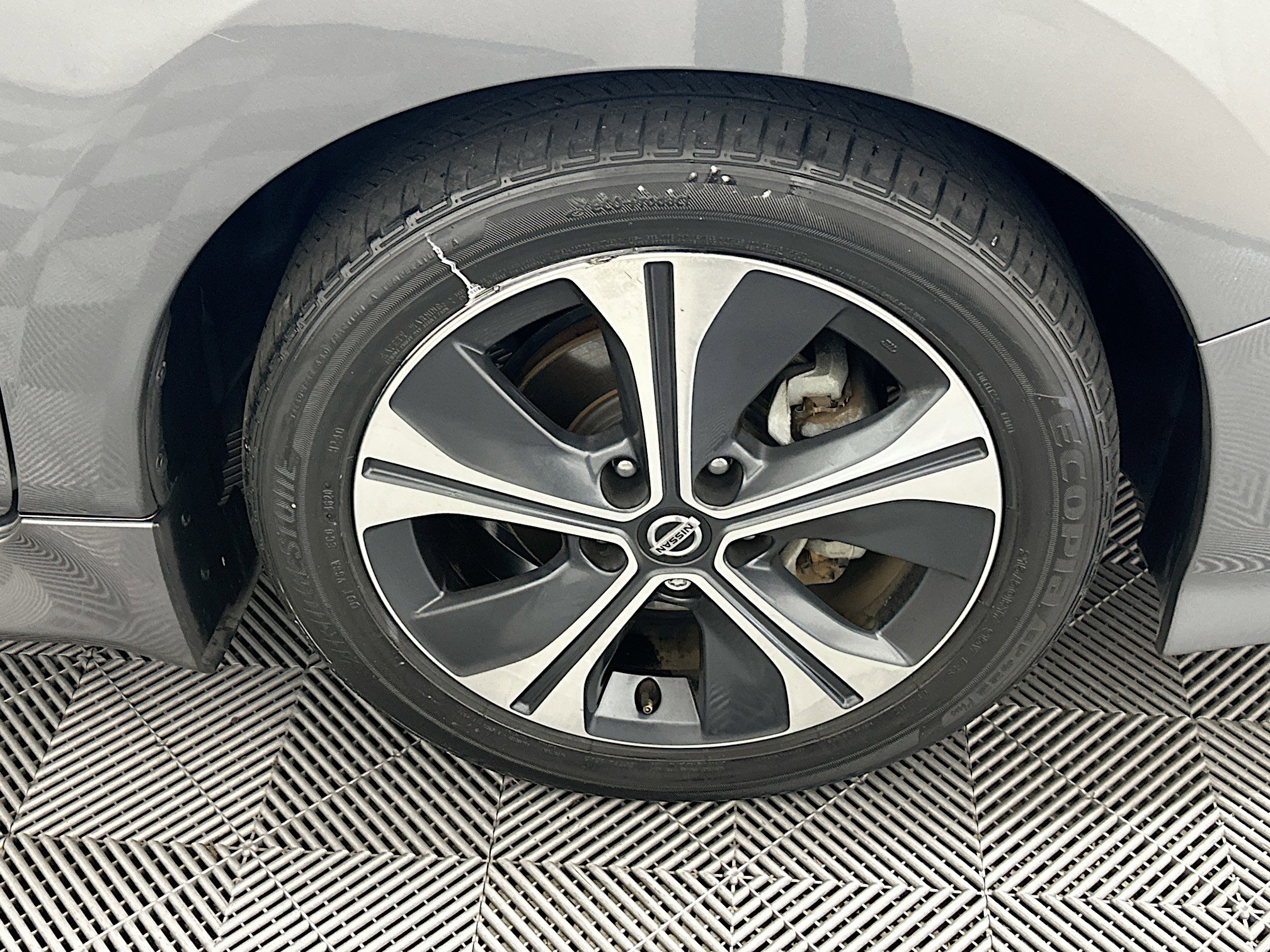 Used 2019 Nissan Leaf SV w/ Protection Package image 11