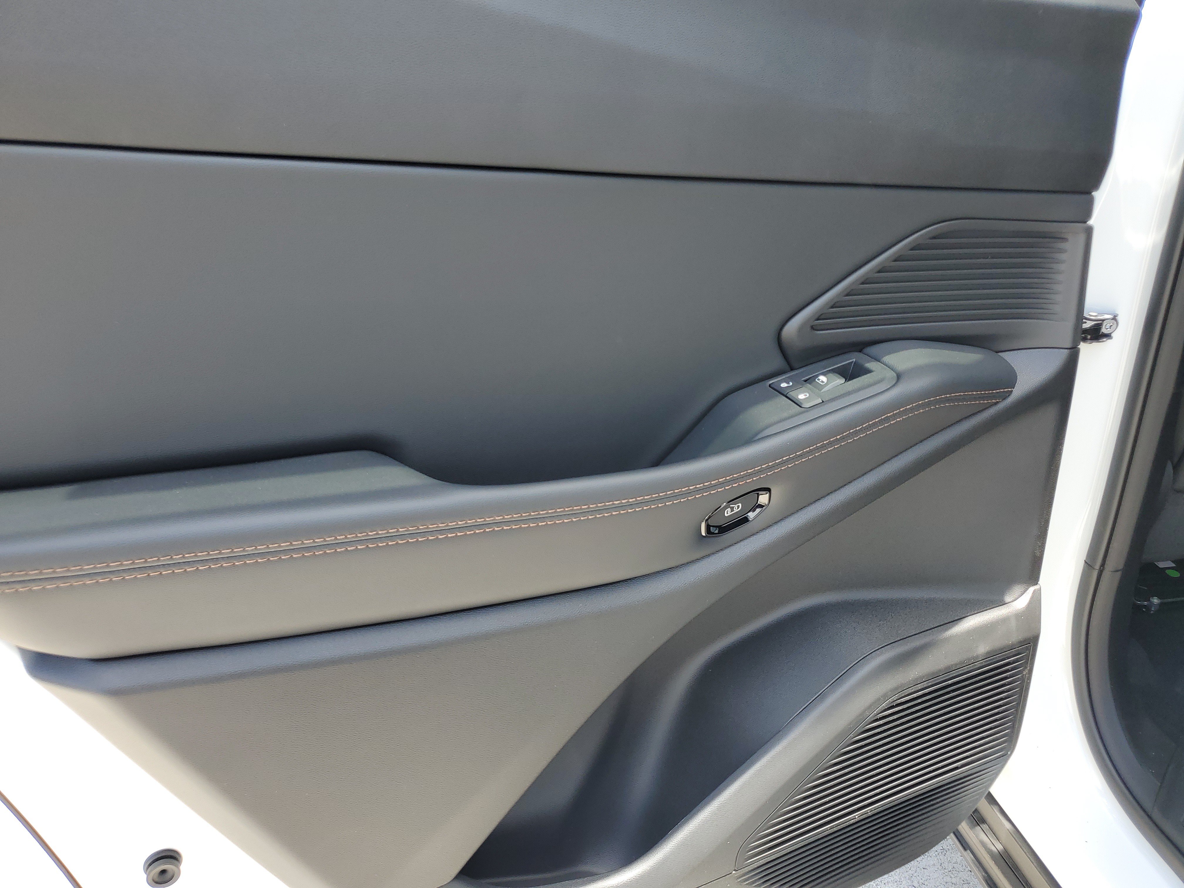 New 2026 Jeep Cherokee Limited AWD/4WD image 14
