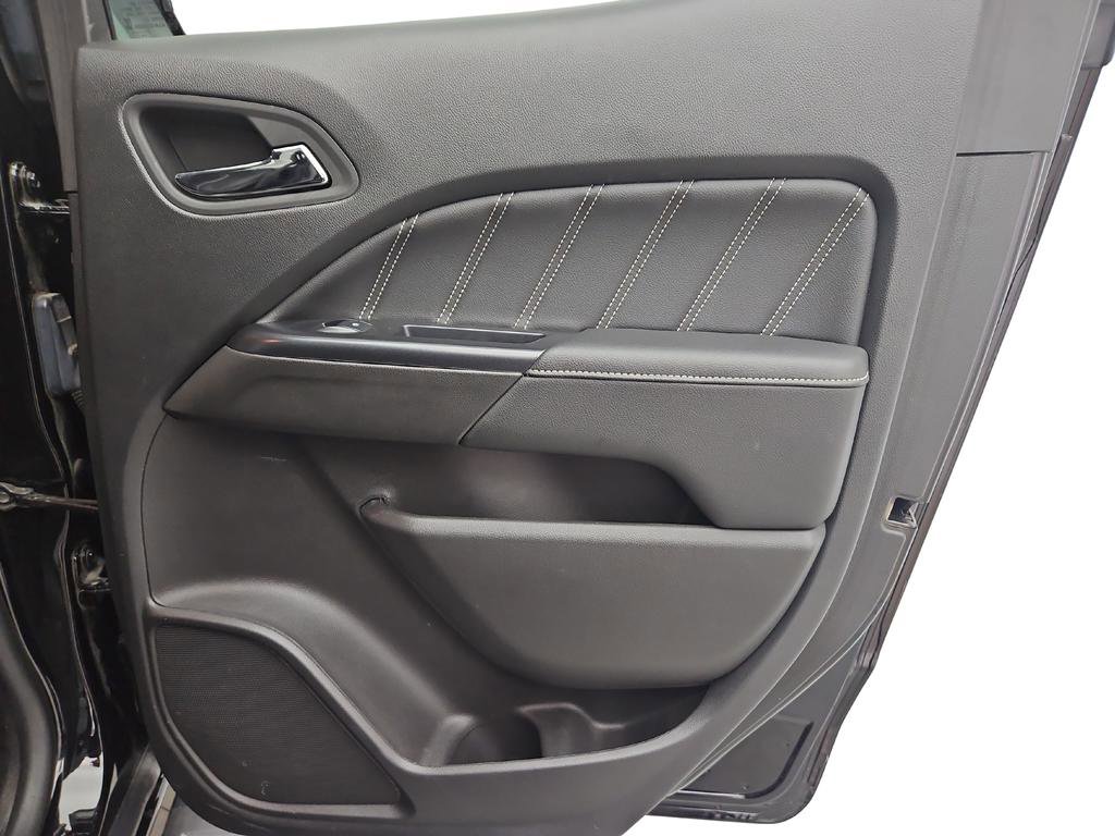 Used 2022 GMC Canyon Denali image 28