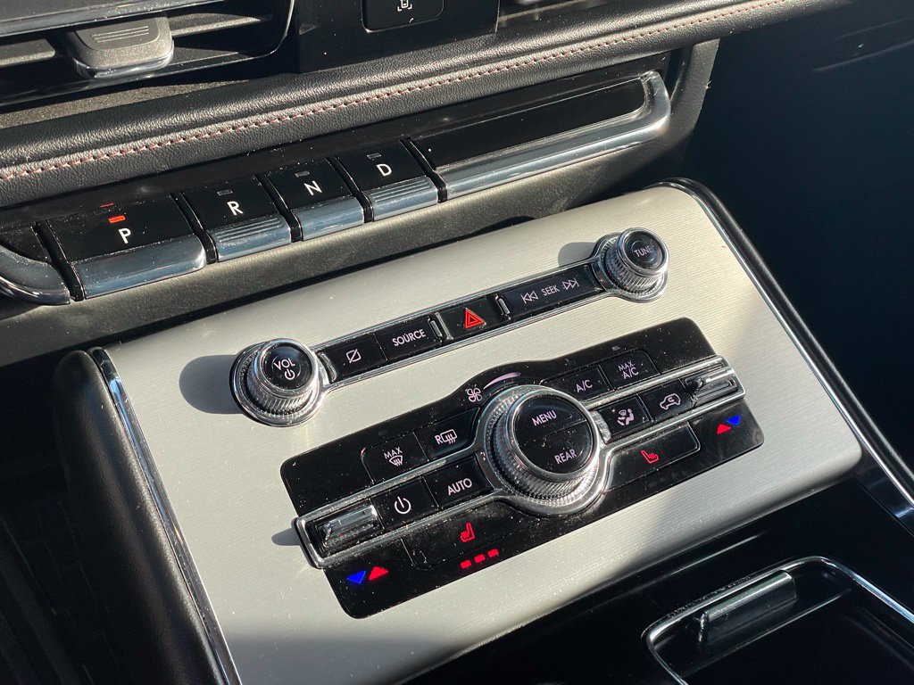 Used 2023 Lincoln Aviator AWD w/ Premium Package image 17