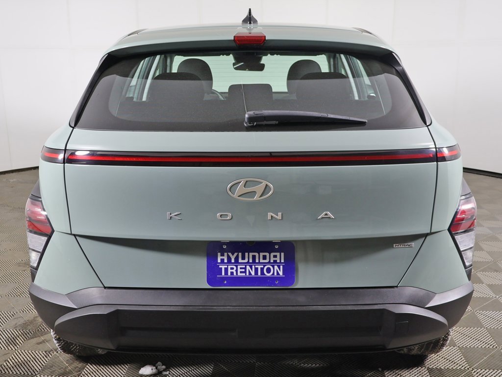 Used 2024 Hyundai Kona SE image 10