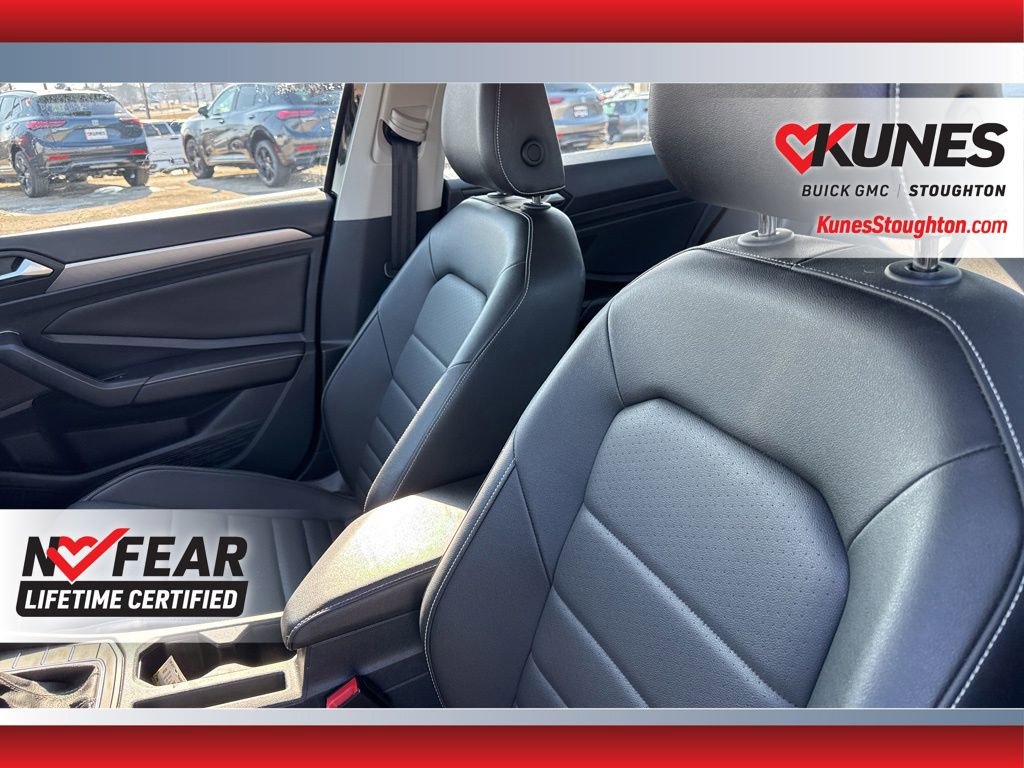 Used 2024 Volkswagen Jetta SE image 23
