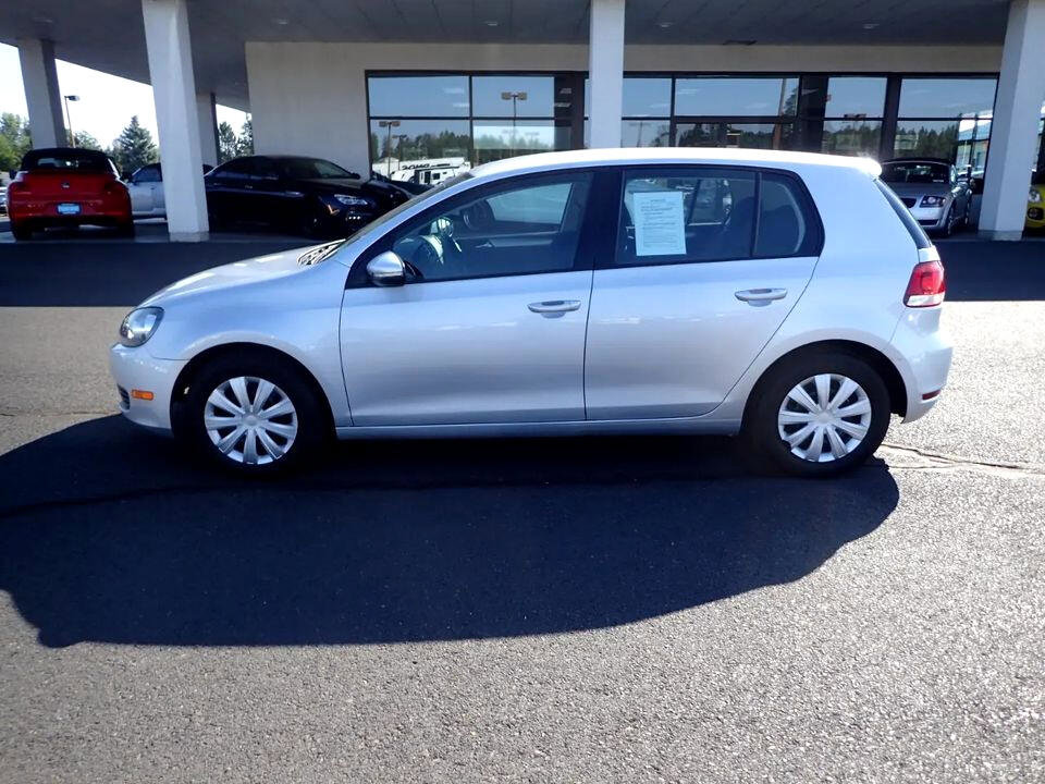 Used 2014 Volkswagen Golf 4-Door image 2