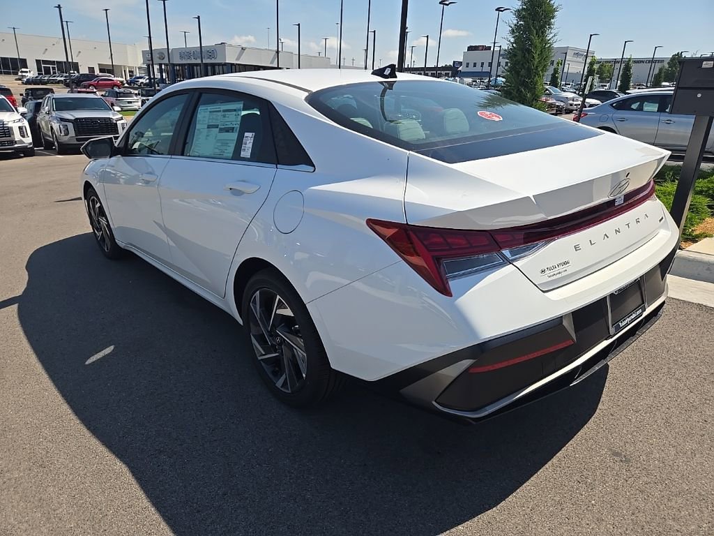 New 2025 Hyundai Elantra Limited image 6