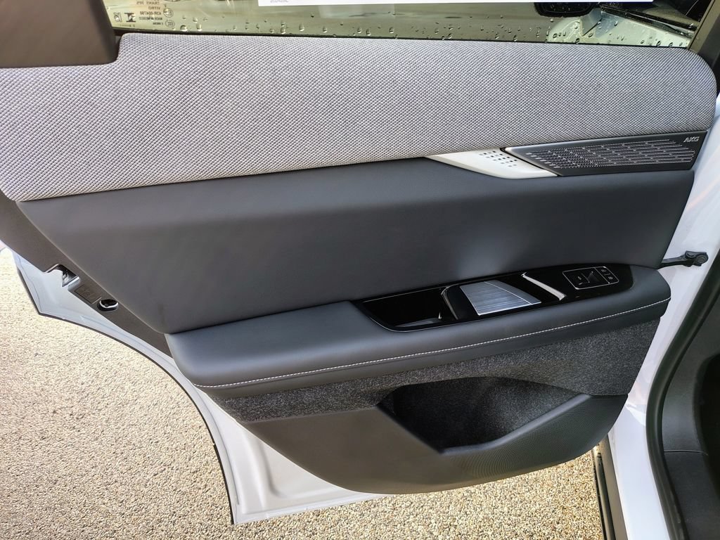 New 2027 Cadillac Optiq Premium Luxury AWD/4WD image 32