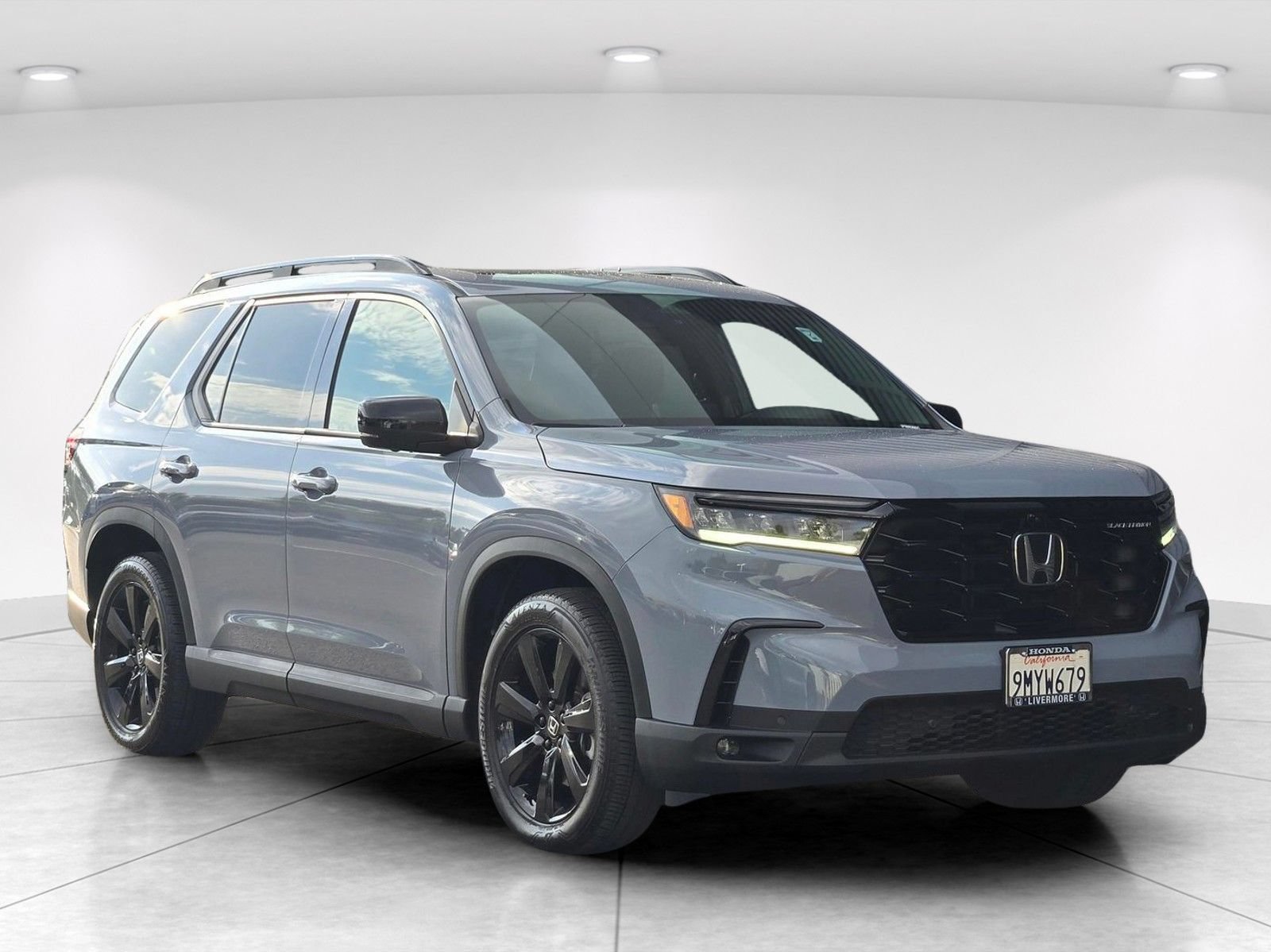 Used 2025 Honda Pilot Black Edition image 9
