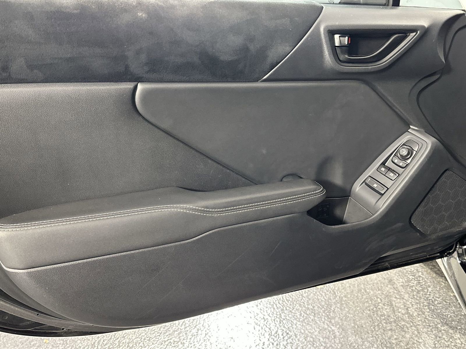 Used 2023 Toyota GR86 Premium w/ ALL Weather Mat Package (TMS) image 32