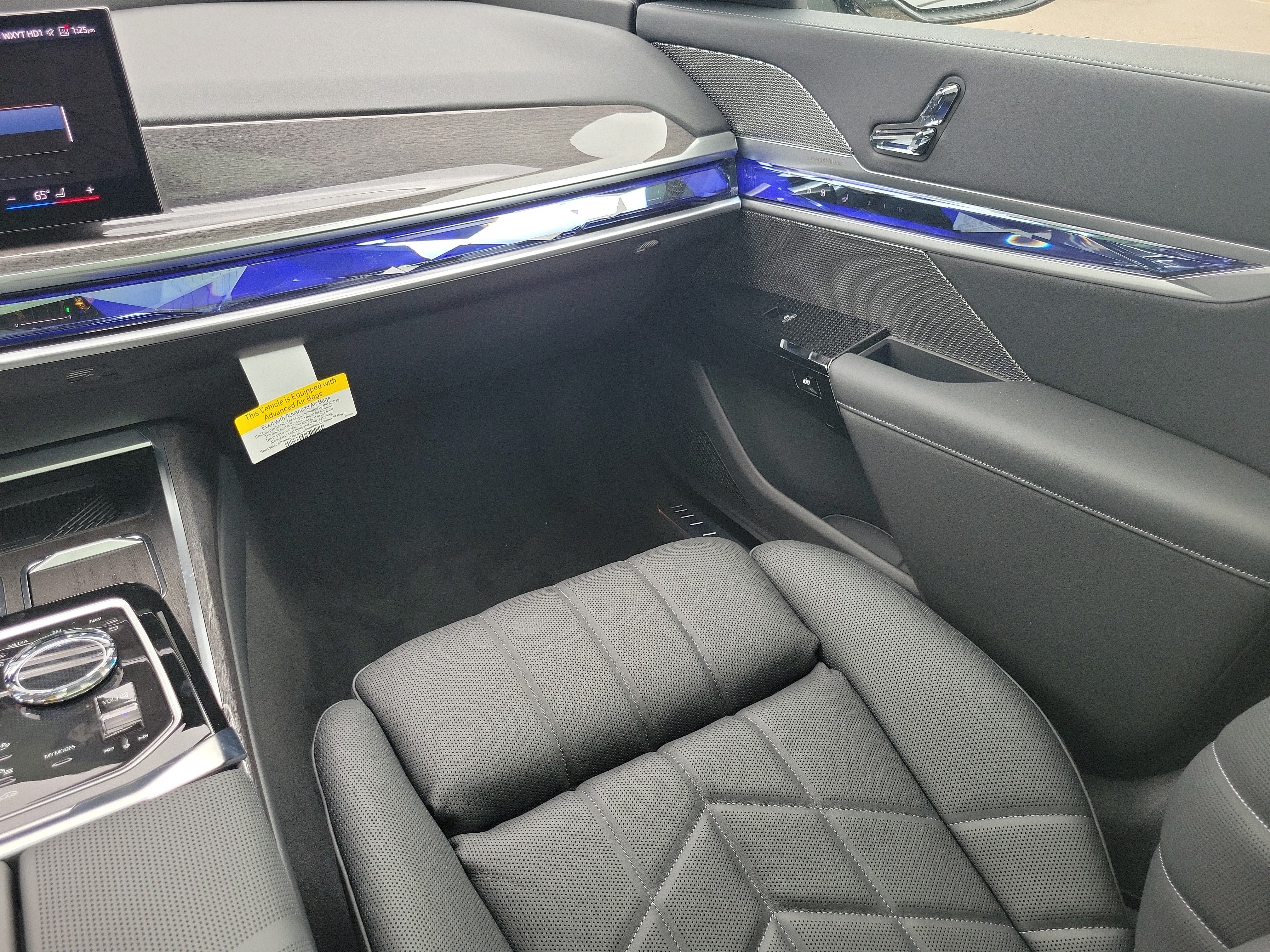 New 2026 BMW i7 xDrive60 AWD/4WD image 22