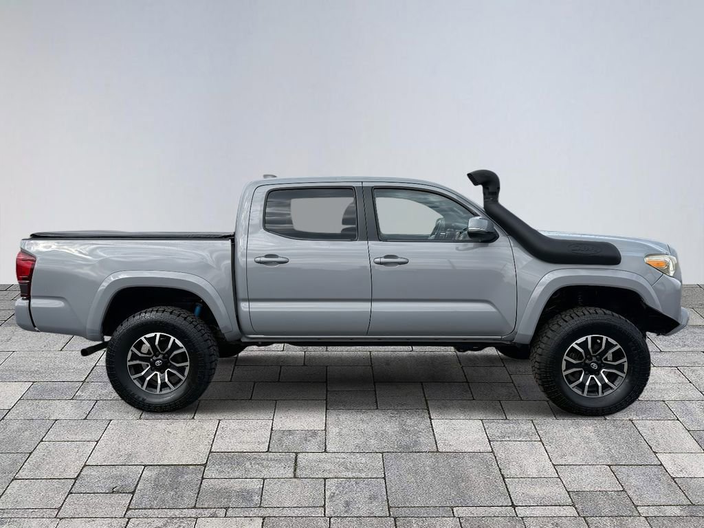 Used 2021 Toyota Tacoma TRD Off-Road image 8
