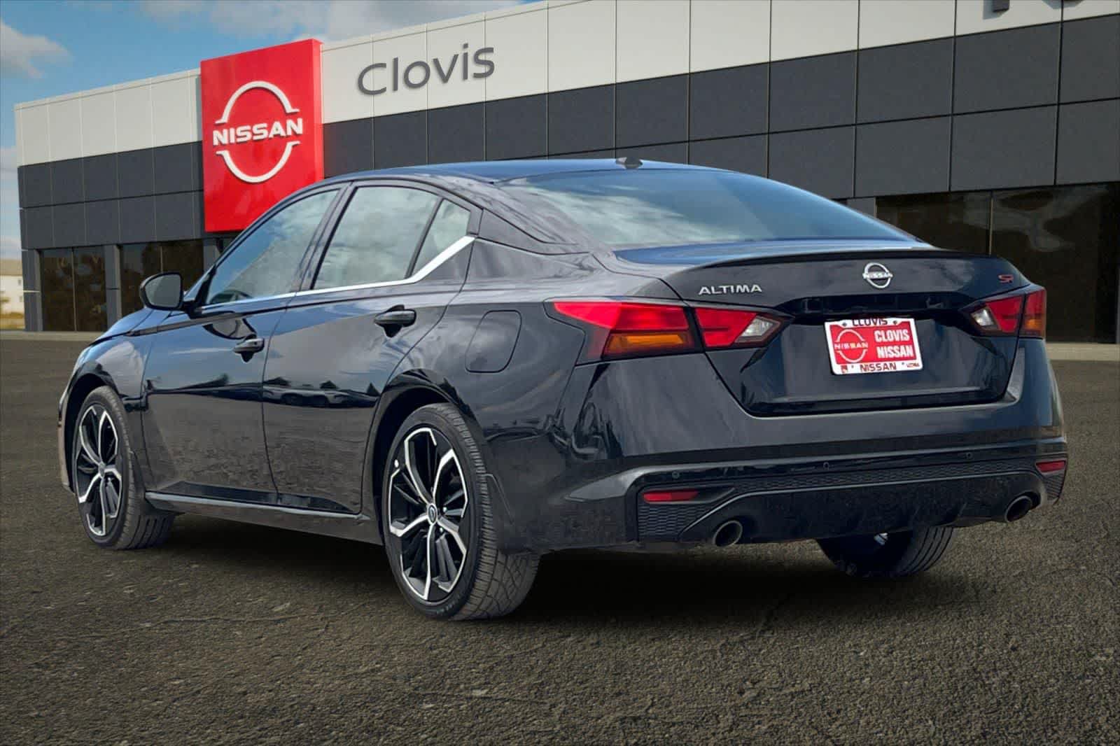 Used 2024 Nissan Altima 2.5 SR FWD image 7
