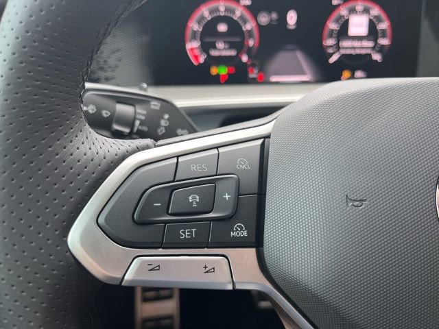 New 2026 Volkswagen Tiguan SE R-Line FWD image 9