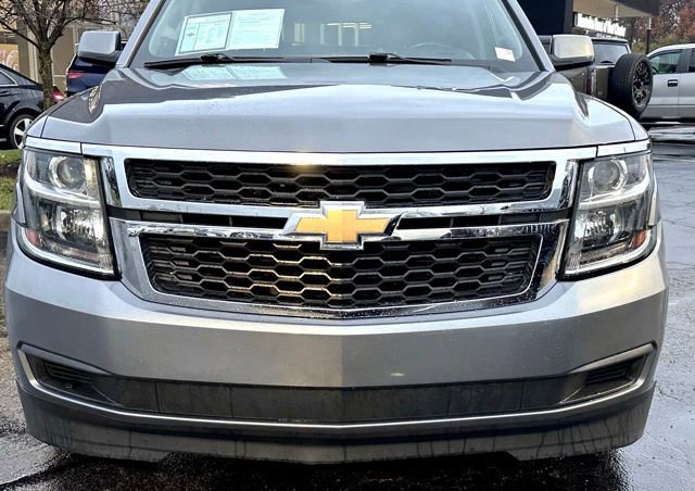 Used 2018 Chevrolet Suburban LT image 3