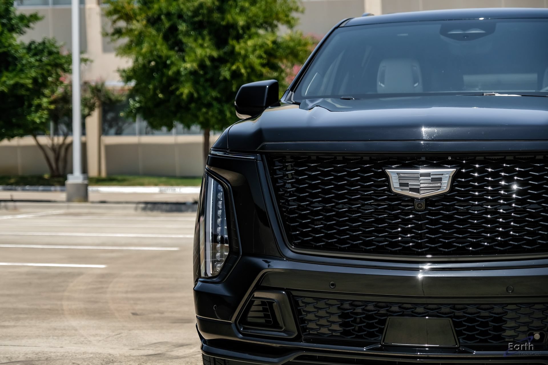 Used 2026 Cadillac Escalade ESV V w/ LPO, ONYX Package AWD/4WD image 31