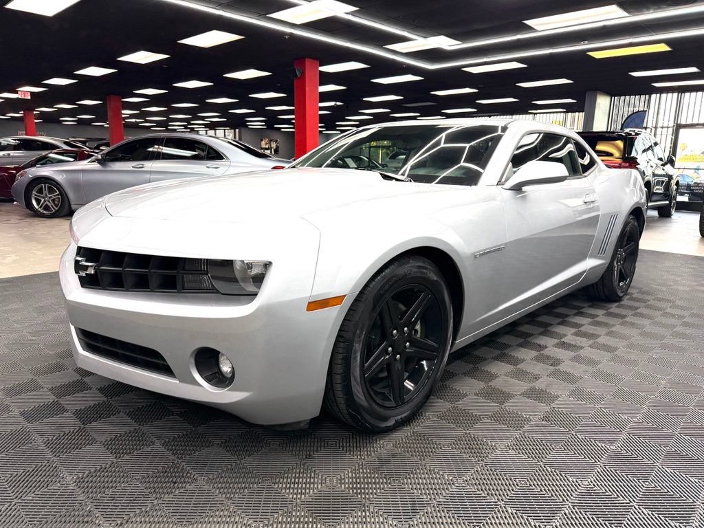 Used 2011 Chevrolet Camaro LT RWD image 7