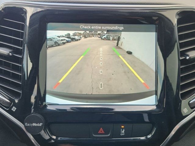 Used 2022 Jeep Cherokee Limited image 6