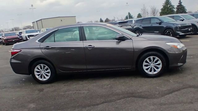 Used 2017 Toyota Camry LE image 4