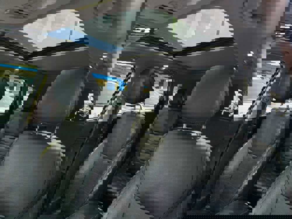 Used 2016 Kia Sorento SX image 11