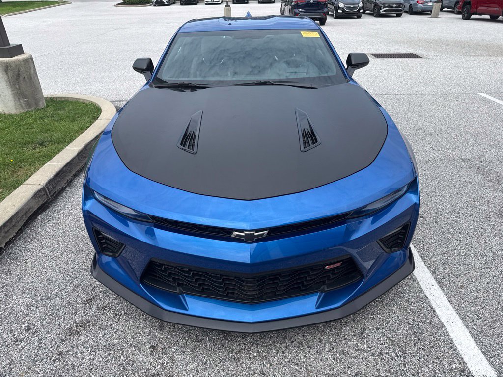Used 2018 Chevrolet Camaro SS RWD image 3