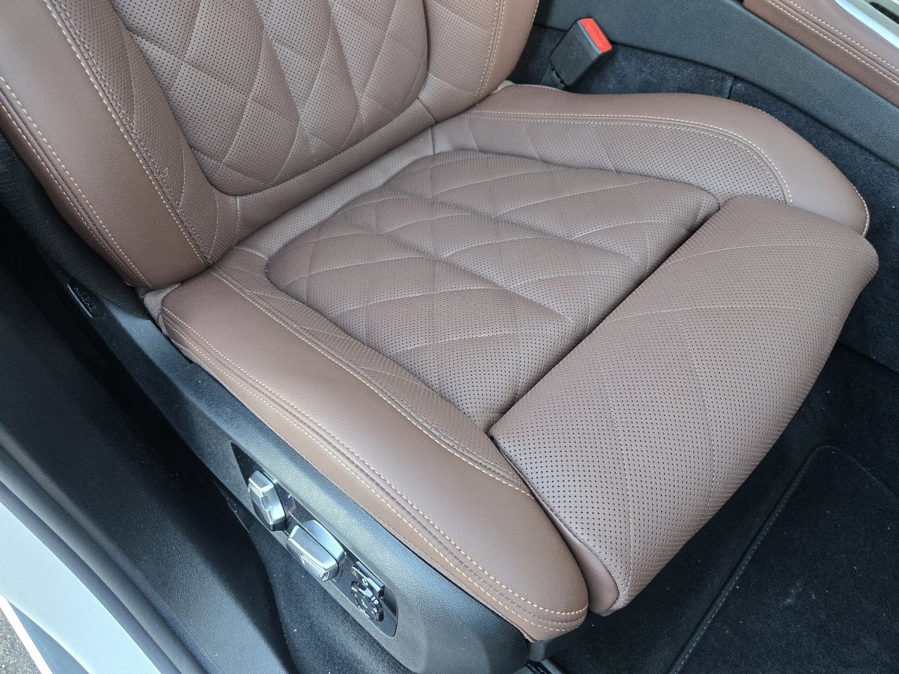 Used 2026 BMW X5 xDrive50e w/ Climate Comfort Package image 14