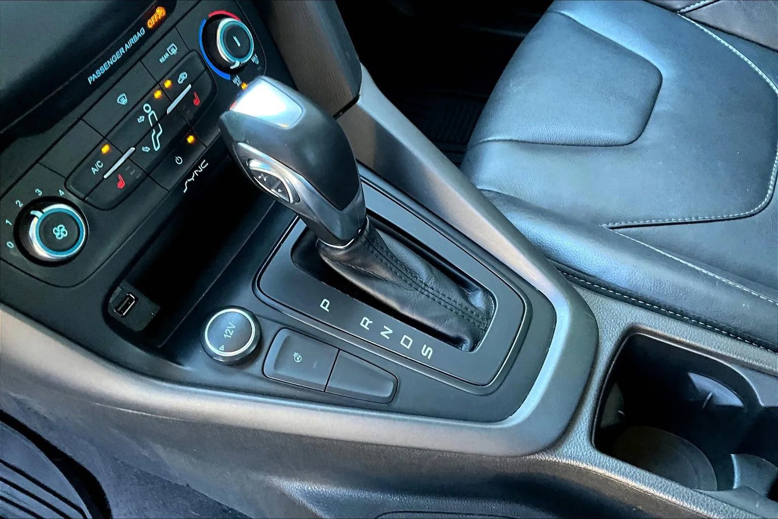 Used 2016 Ford Focus SE w/ Equipment Group 201A image 14