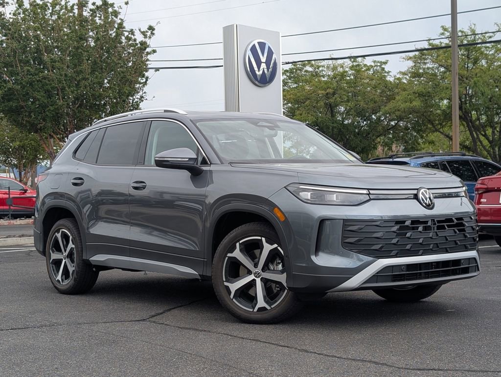 New 2025 Volkswagen Tiguan SE