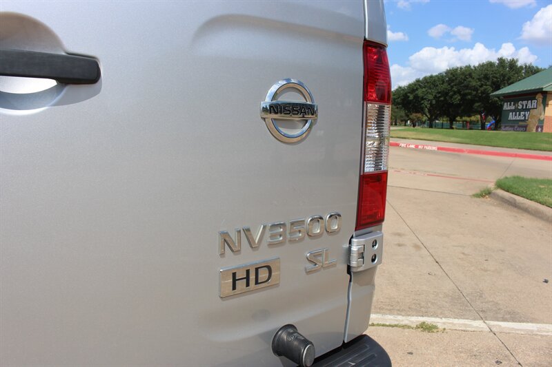 Used 2014 Nissan NV 3500 SL w/ Technology Package RWD image 7