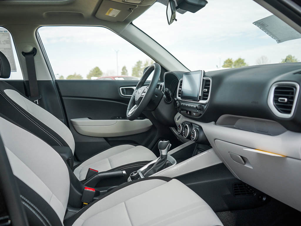New 2026 Hyundai Venue SEL FWD image 10