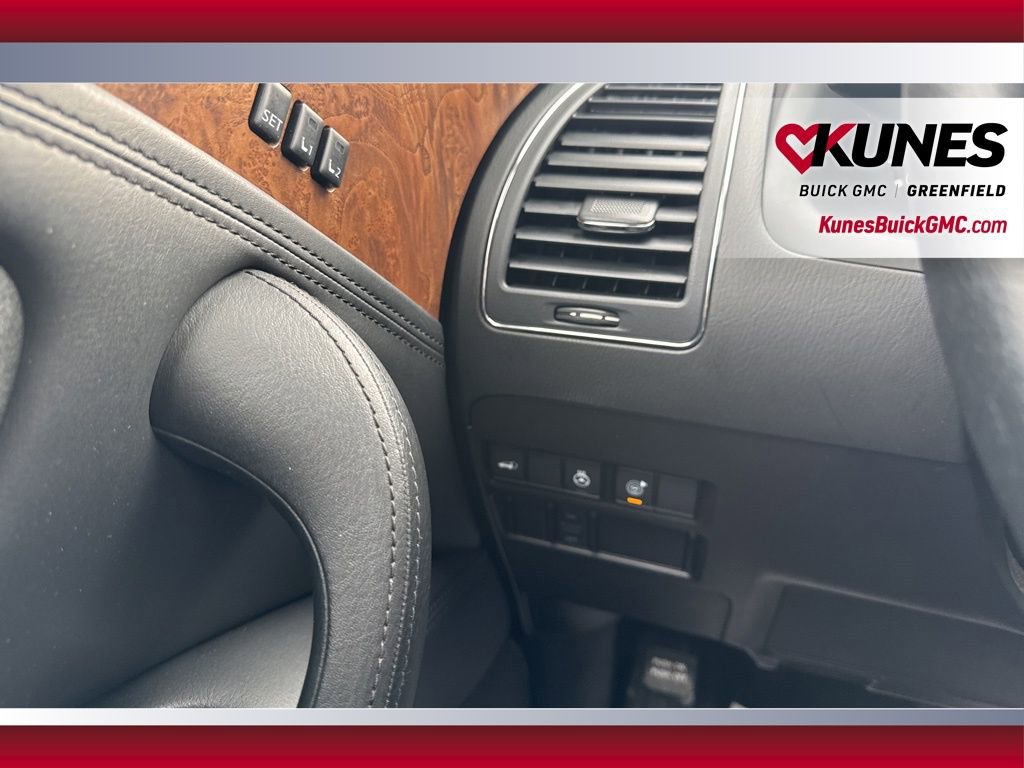 Used 2024 Nissan Armada SL w/ Captain's Chairs Package image 24