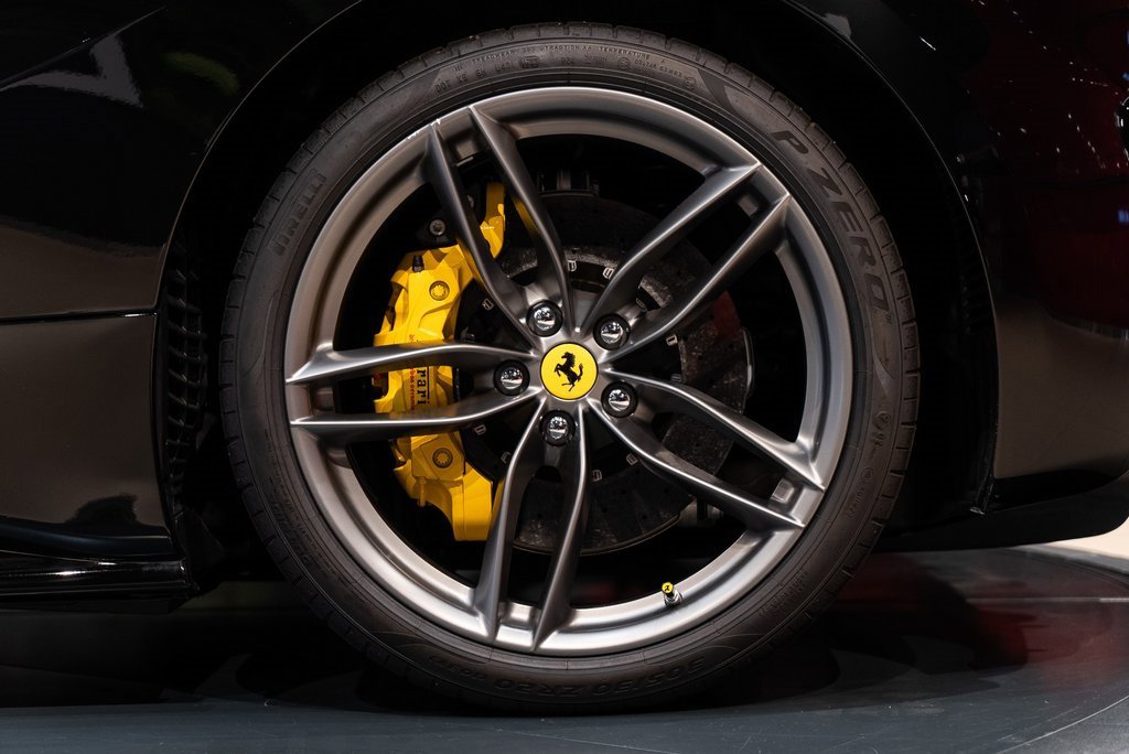 Used 2018 Ferrari 488 GTB Base image 14