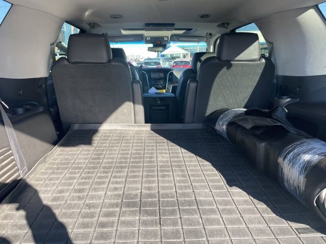 Used 2018 Cadillac Escalade Premium Luxury image 8