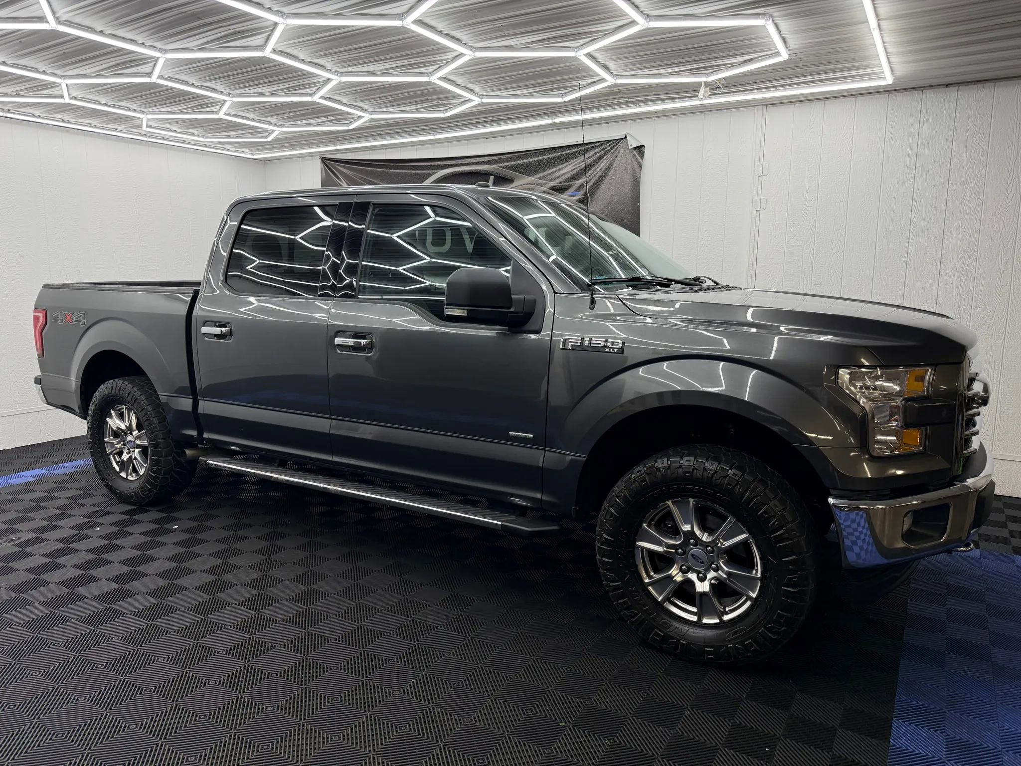 Used 2017 Ford F150 XLT w/ Equipment Group 302A Luxury AWD/4WD image 2