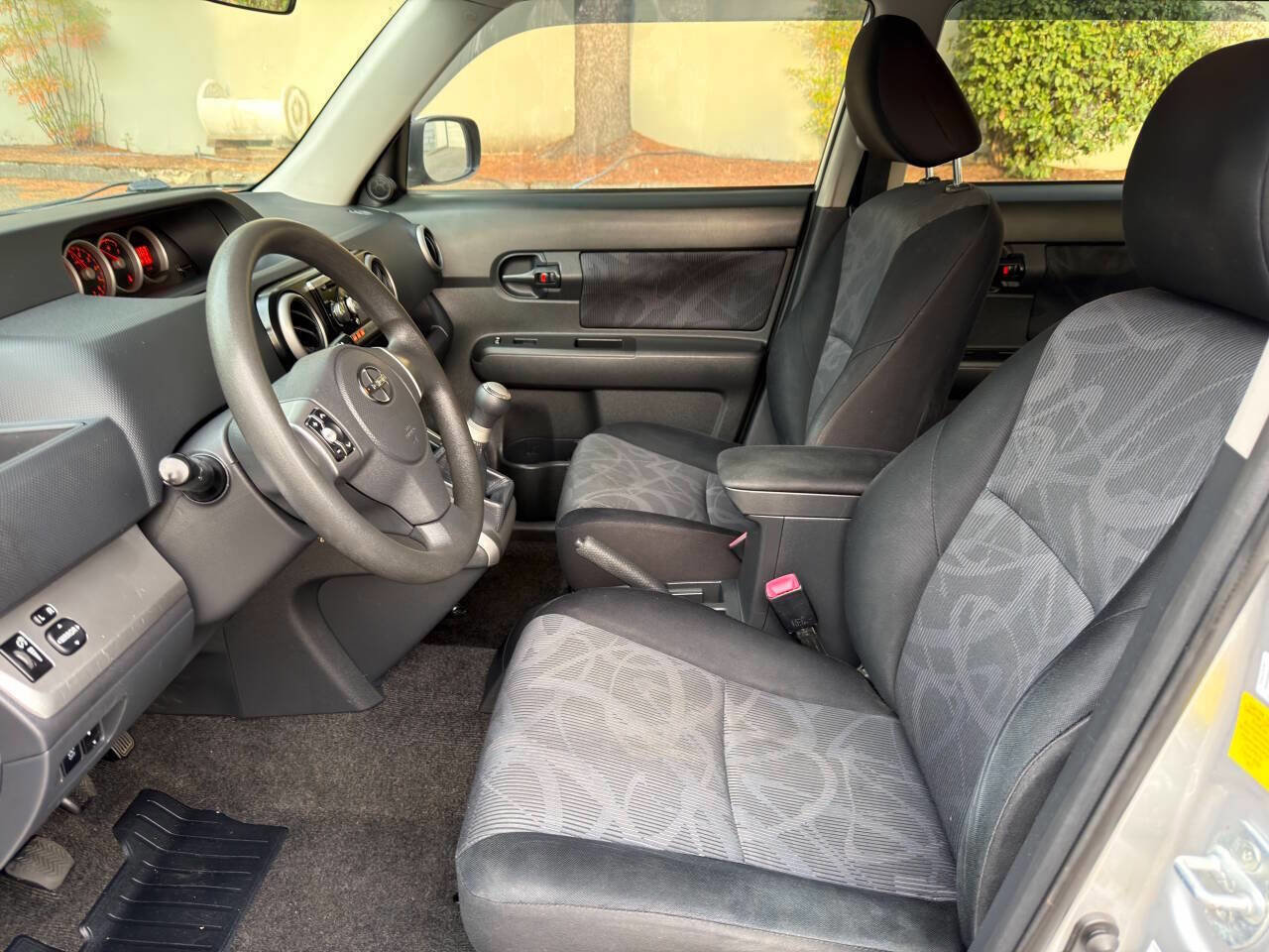 Used 2011 Scion xB image 11