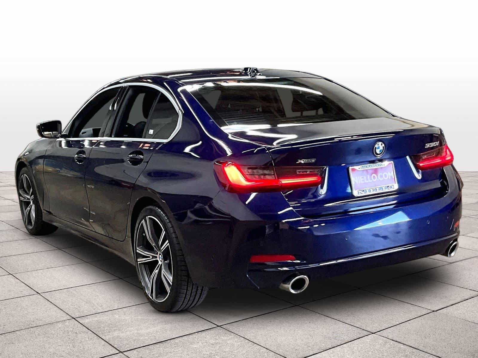 Used 2024 BMW 330i xDrive Sedan w/ Premium Package AWD/4WD image 16