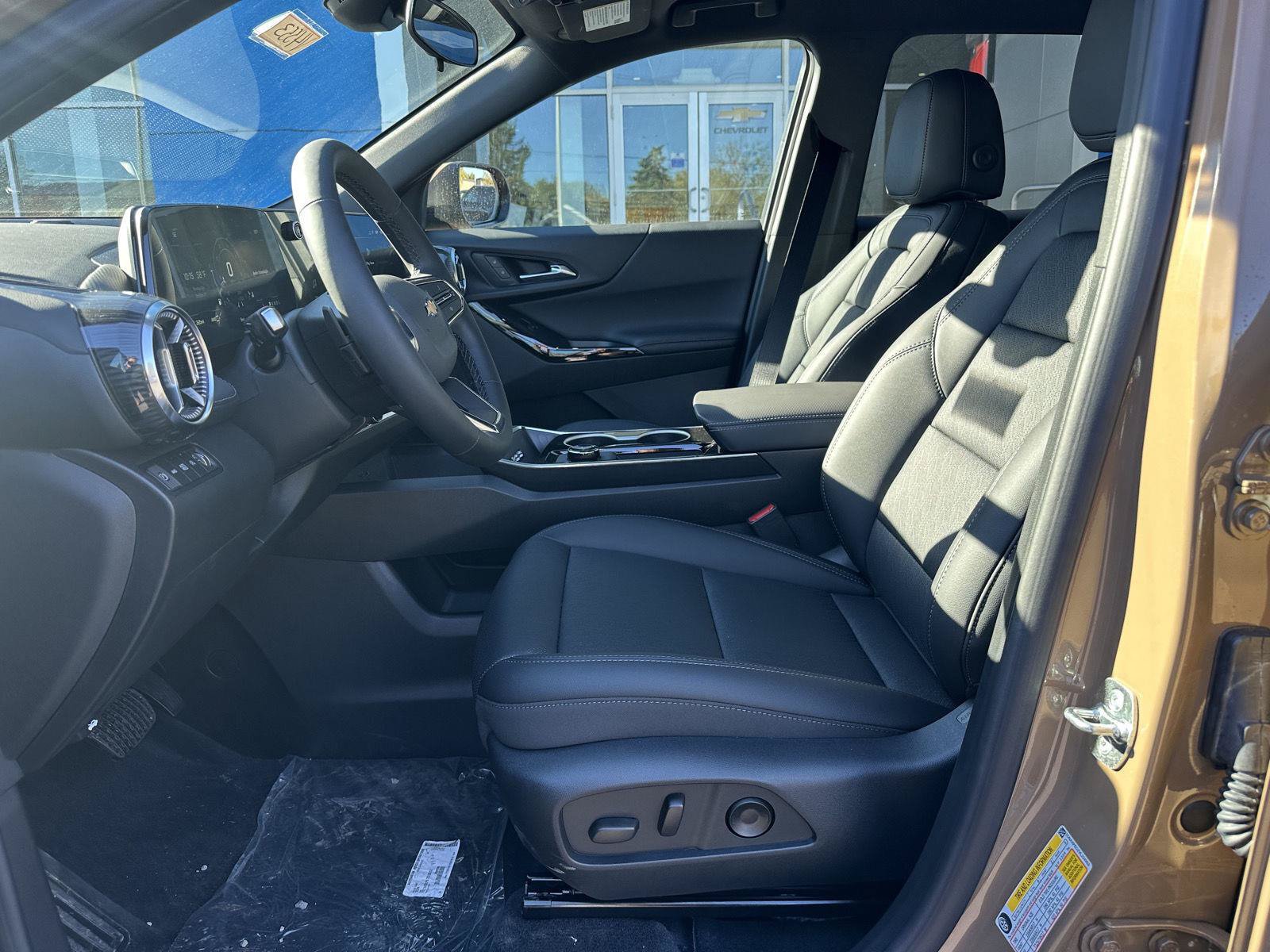 New 2027 Chevrolet Equinox LT w/ Convenience Package II AWD/4WD image 10