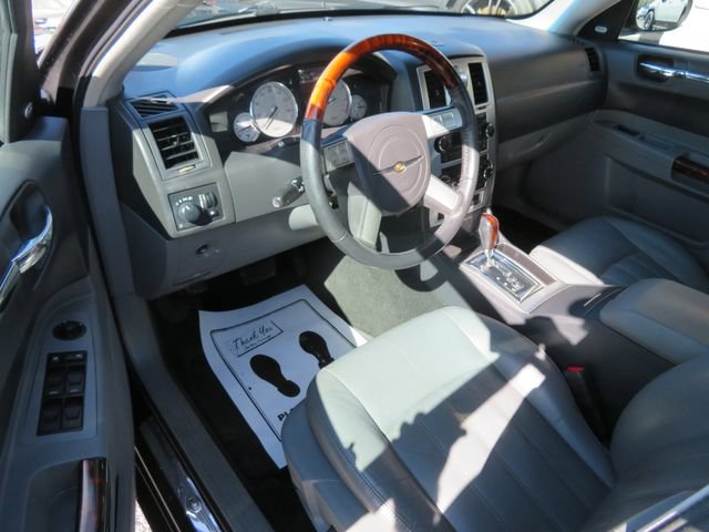 Used 2005 Chrysler 300 C RWD image 20