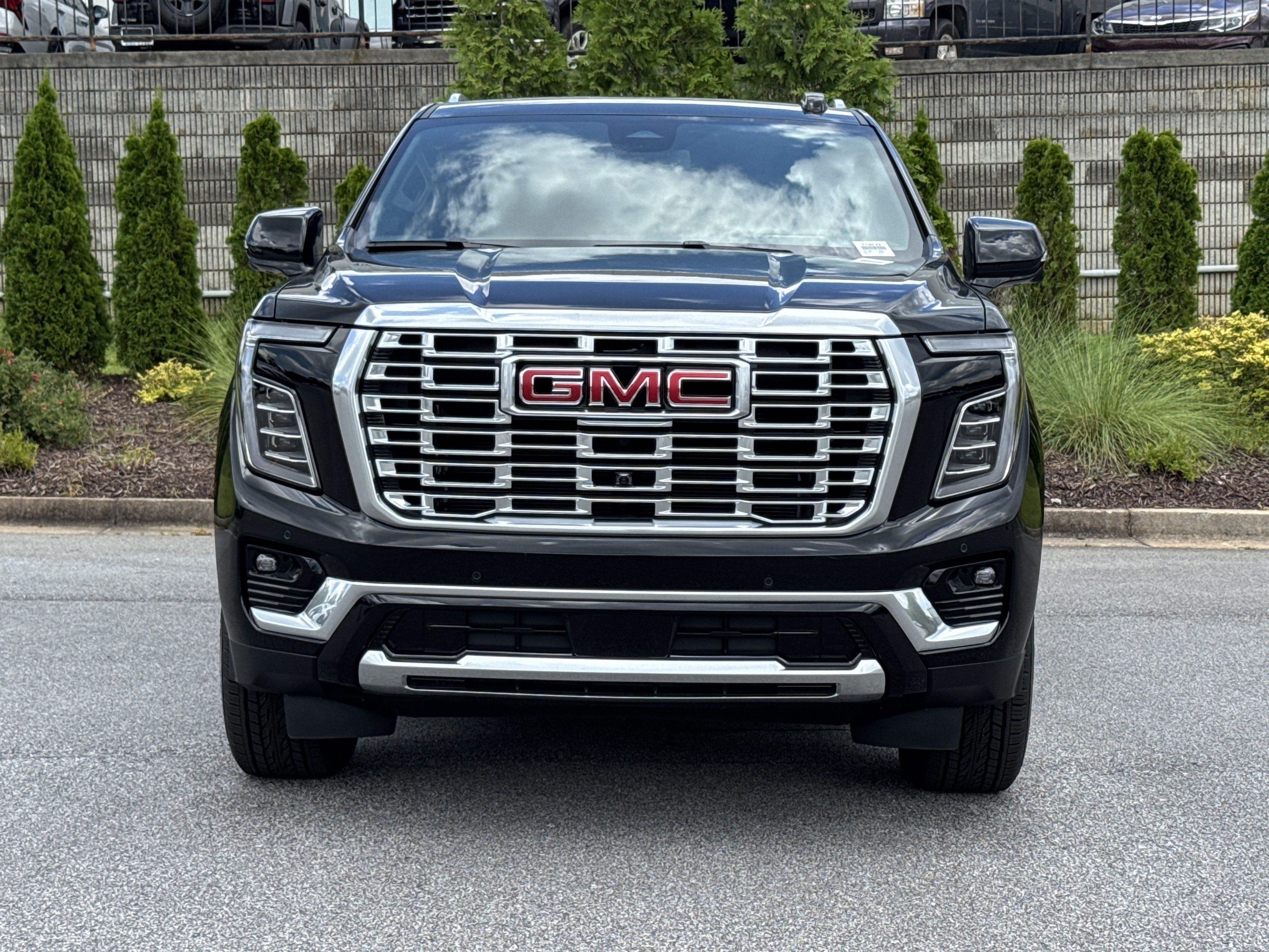 New 2026 GMC Yukon Denali AWD/4WD image 3