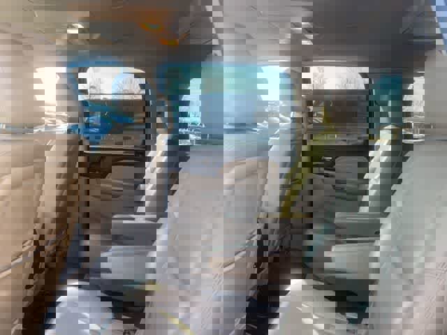 Used 2013 GMC Yukon XL Denali image 6