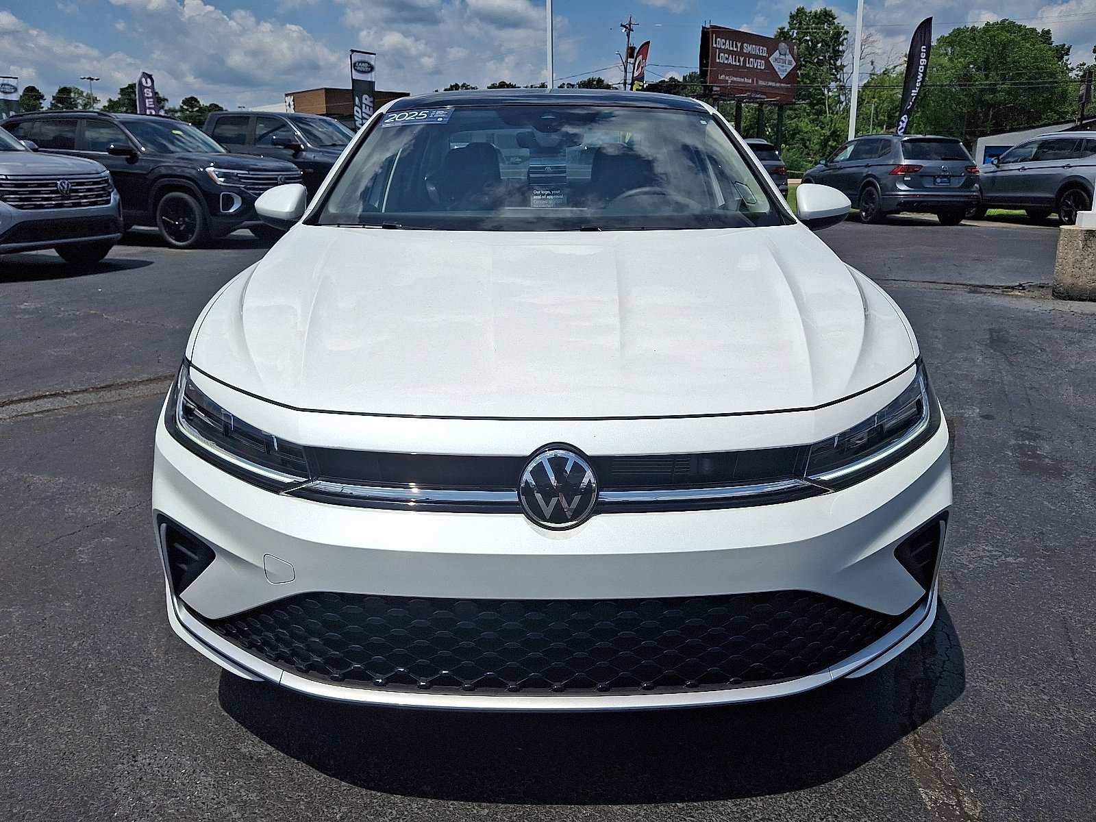 Certified 2025 Volkswagen Jetta SE image 2