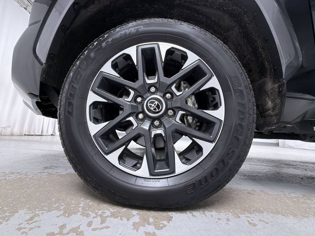 Used 2024 Toyota Tundra Limited AWD/4WD image 14