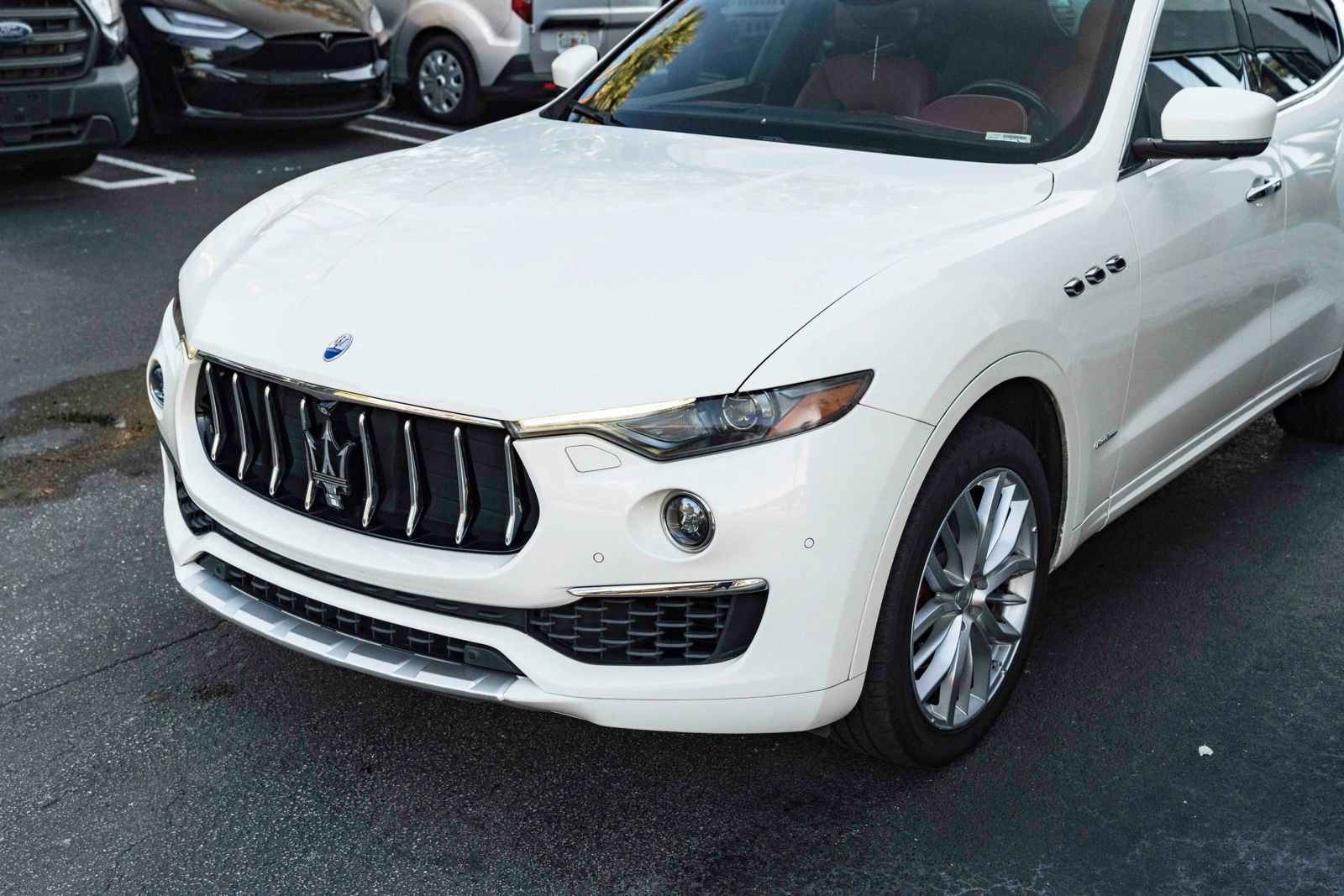 Used 2019 Maserati Levante GranLusso AWD/4WD image 6