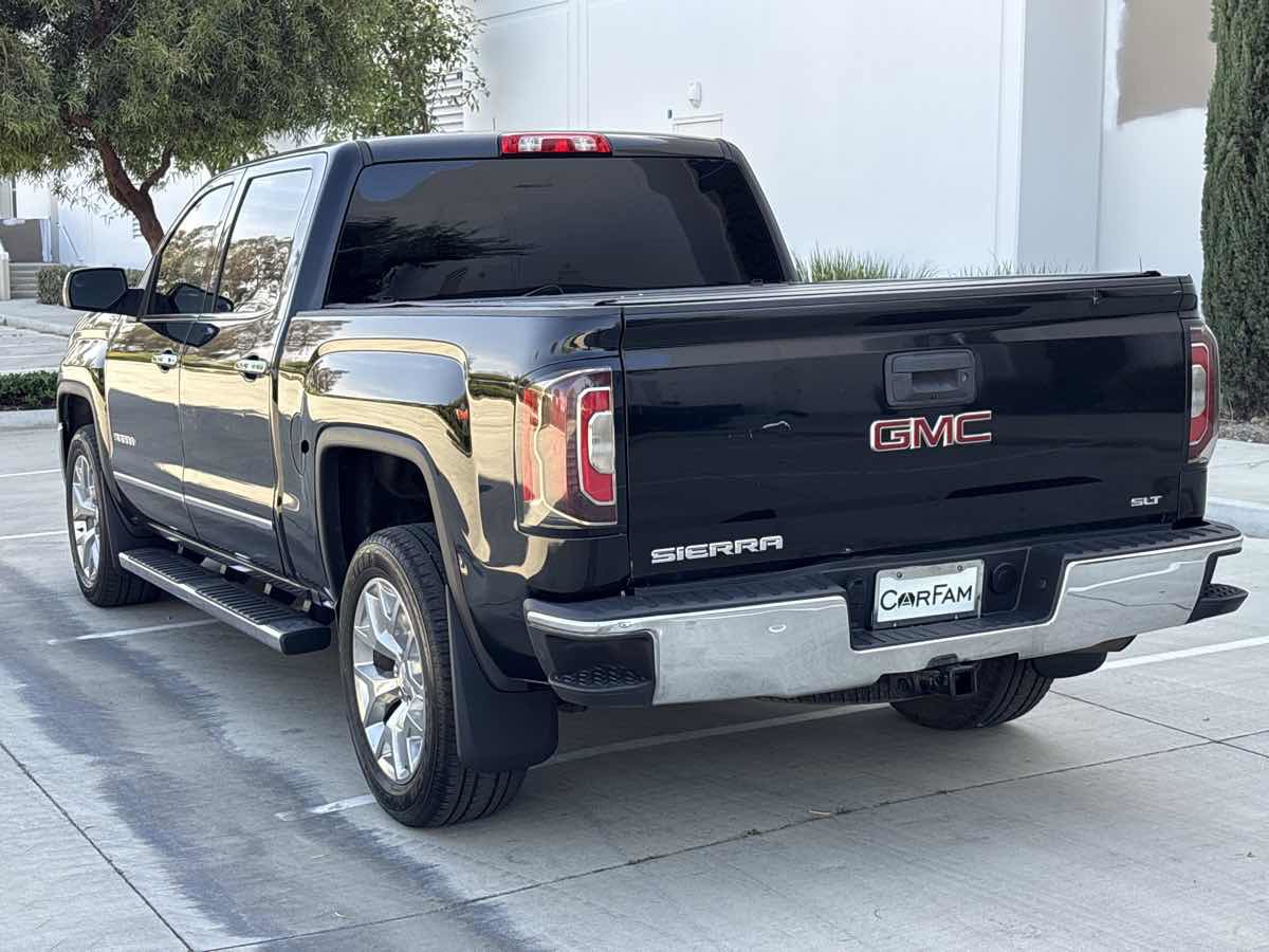 Used 2018 GMC Sierra 1500 SLT w/ SLT Premium Package AWD/4WD image 5