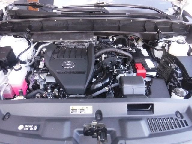 Used 2023 Toyota Highlander XLE image 11