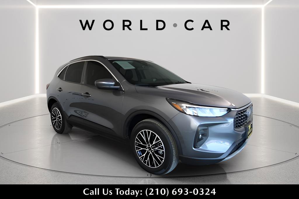 Used 2024 Ford Escape SE image 1