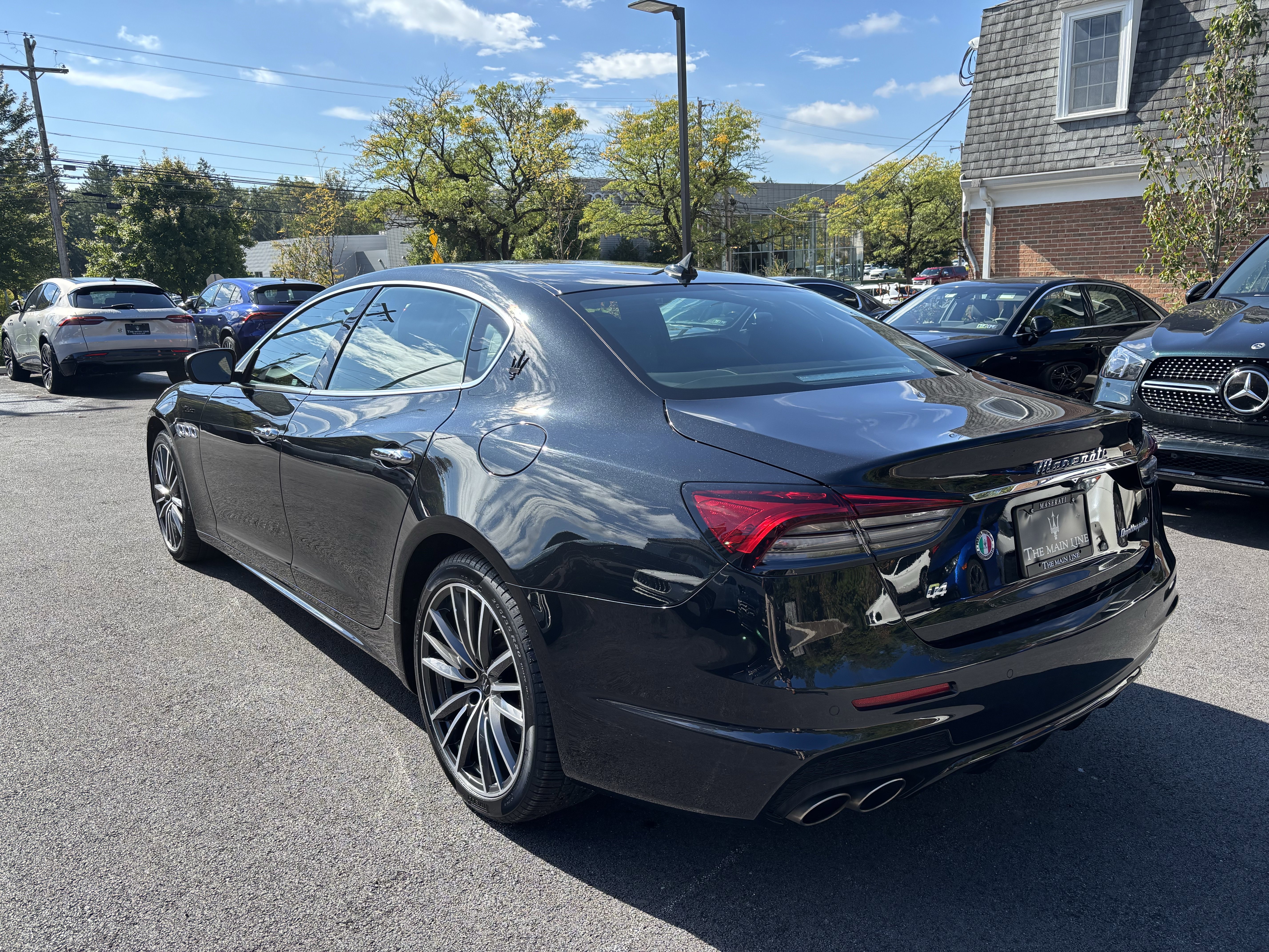 Used 2022 Maserati Quattroporte Modena Q4 image 3