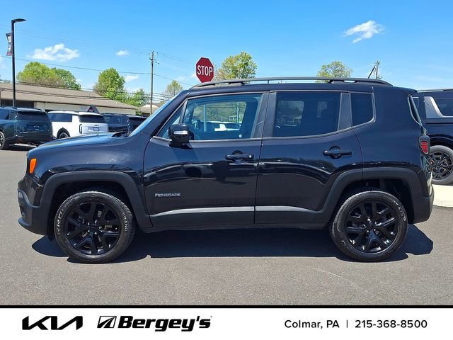 Used 2016 Jeep Renegade Latitude AWD/4WD image 9