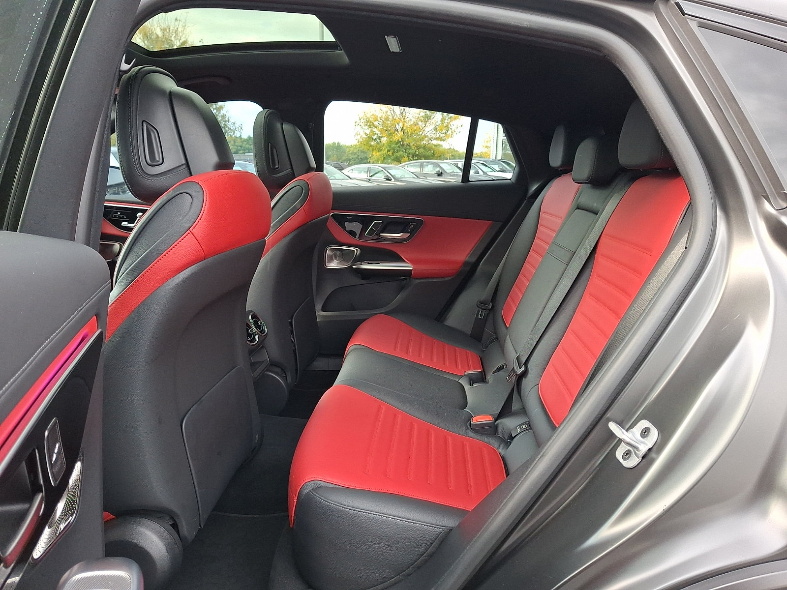 Used 2024 Mercedes-Benz GLC 300 4MATIC image 10